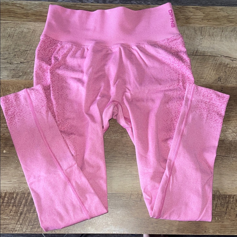 DFYNE Ignite Collection; Pink. Great glute contour! Makes the booty pop 🍑